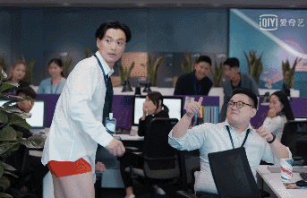 太能忍了，老公和女助理暧昧不清？她马上站出来公关