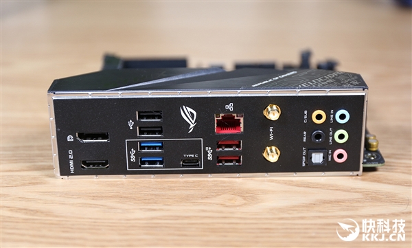 全副盔甲 华硕ROG STRIX Z390-I Gaming主板开箱图赏