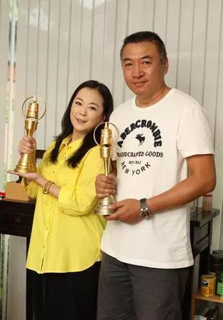 被前任当众家暴、为现任跳楼，最美如萍的感情也太坎坷了
