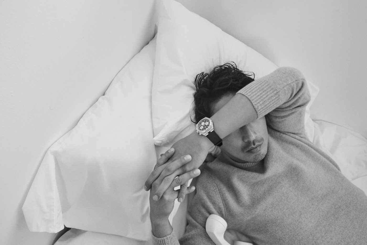 影帝河正宇也是时髦精?亲身示范毛衣的冬季穿搭，变身暖男无压力