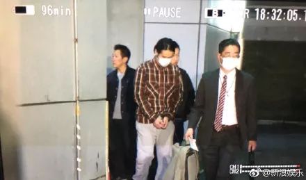 蒋劲夫在日本自首被捕！女友被锤子打掉两颗牙齿还被踢流产家里全是血…