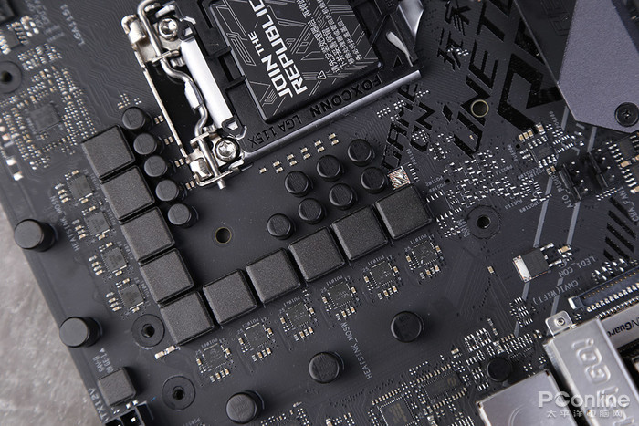华硕ROG STRIX Z390-E GAMING主板评测：极致电竞 炫光图腾