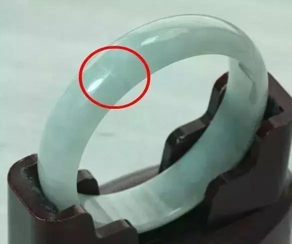 有瑕疵的翡翠到底能不能买?