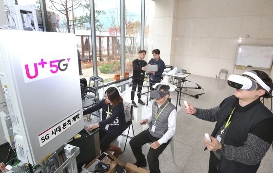 12月1日 韩国三大运营商率先实现5G商用