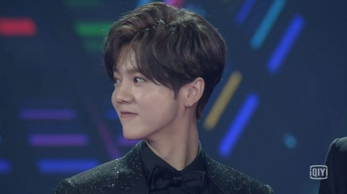 尖叫之夜明星难抗直播镜头，关晓彤疲态显老，吴谨言满脸油光！