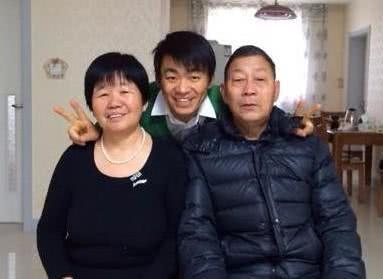 王宝强母亲受到马蓉惊吓，目前仍在ICU，血压和心跳都达到危险值