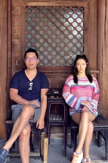 他俩竟然假离婚？是为了分钱？刚一个月就迫不及待复合