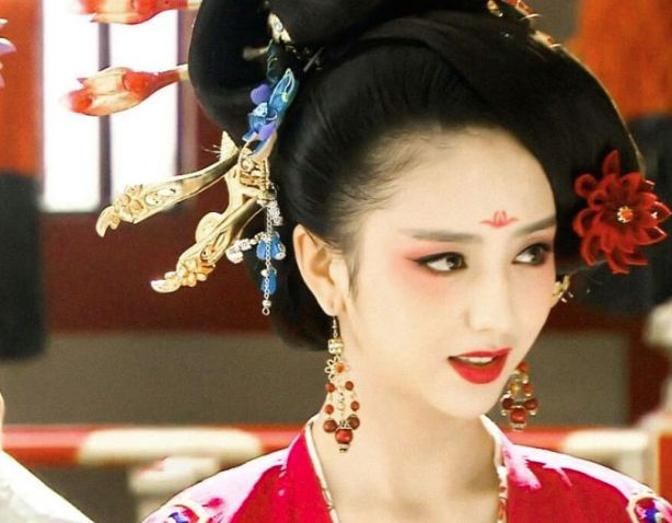 她长了一张“红颜祸水脸”，却让人只爱不恨！