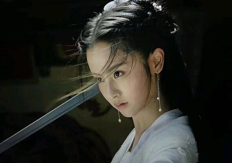 《新神雕侠侣》海报曝光，小龙女造型神似刘亦菲，却被喷整容脸?