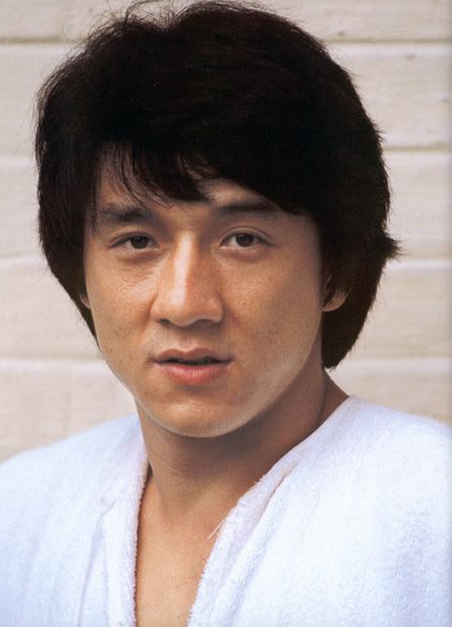 成龙自传曝光，承认年轻时找妓女、家暴房祖名、只字不提吴卓林!