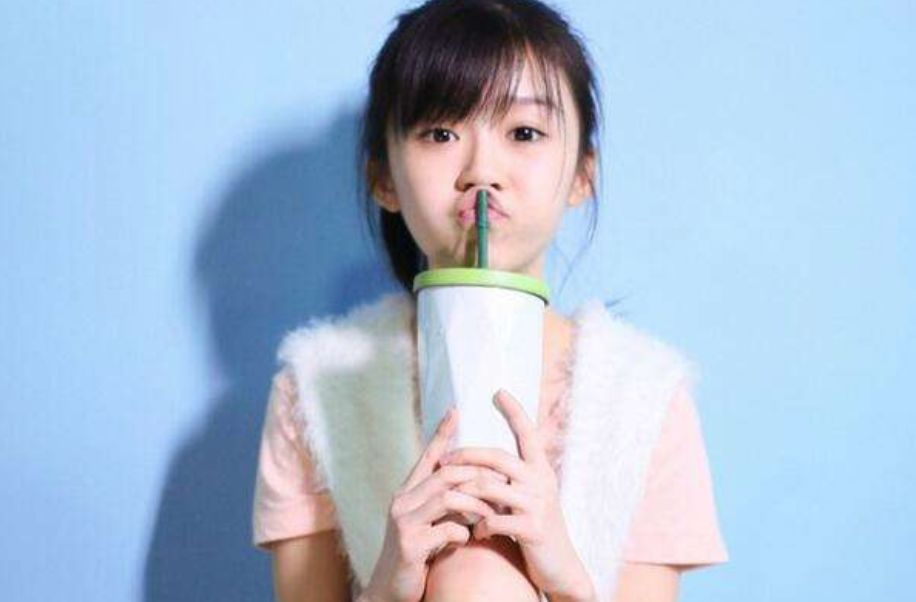 景甜新剧扮相是在cos60岁的刘晓庆吗？直接老成婆婆脸了惹···