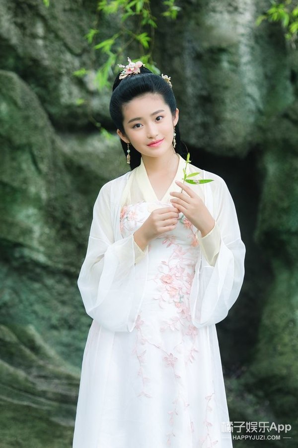 还记得《步步惊心》里的承欢格格吗？她现在长这样啦！