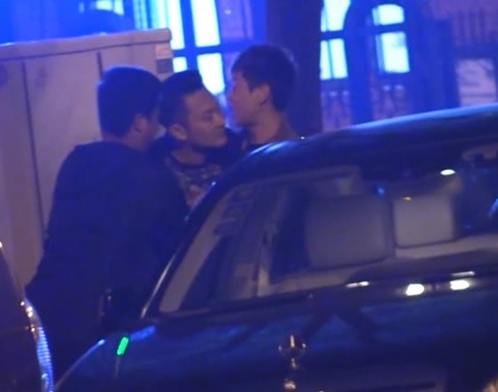 印小天深夜买醉，经历了妻子背叛，兄弟插刀的他还能站起来吗？