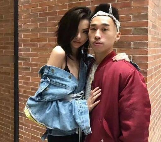 因跟歌手男友分手被指花心，女模不堪舆论压力割腕轻生送院！