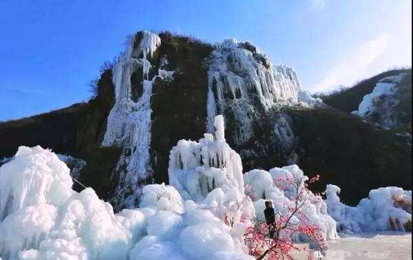 >>老君顶景区 老君顶景区的优势并不是专业的滑雪体验,而是更偏向于