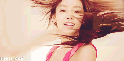 怎样把枯燥油腻的头发改善成飘逸的秀发?