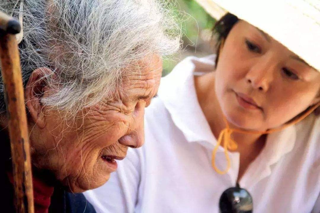袁立再谈尘肺病人：他们不应该在农村的角落等死，我们要伸出援手