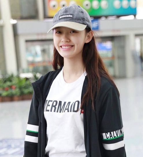 娱乐圈爱素颜的女星这么多，只有她敢对着偷拍镜头喊：拍漂亮点！