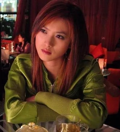 又复出了，已经隐婚生子！但没人知道她老公是谁