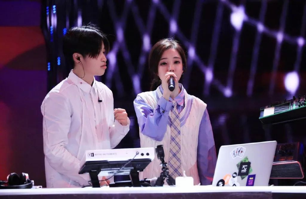 学猫叫红遍南韩，踢掉火箭少女，还扯上了张艺兴！斗鱼一姐真的火了？