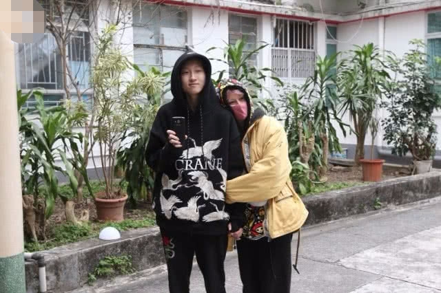 吴绮莉收留吴卓林两人还亲自为Andi买药？“婆媳”关系缓和了