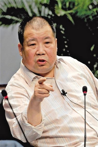 二月河去世于正发文感叹文人不易！被网友炮轰：你是文贼不是文人