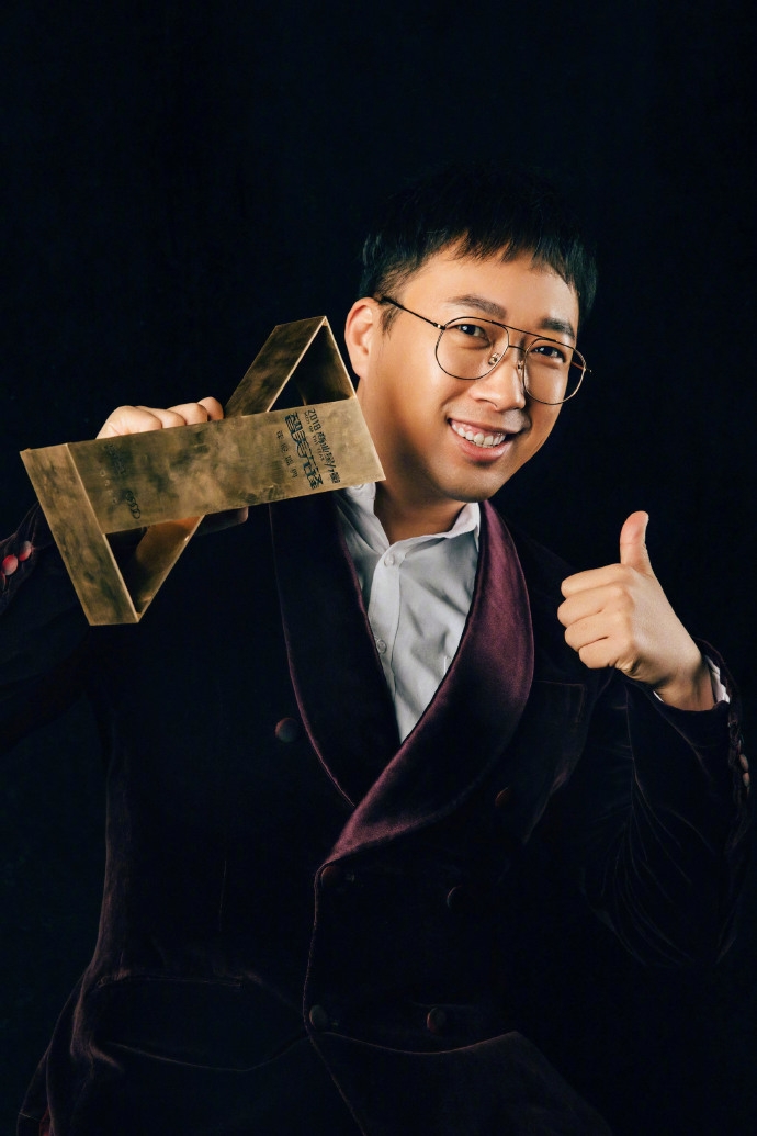 二月河去世于正发文感叹文人不易！被网友炮轰：你是文贼不是文人
