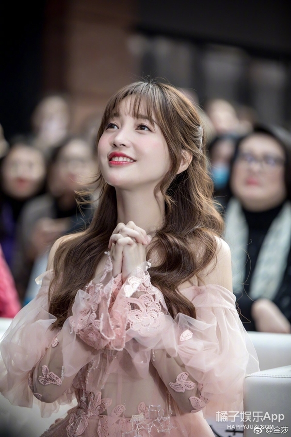 晚报|金莎为翻唱歌曲找寻著作人 爱尔兰名模整容过程曝光