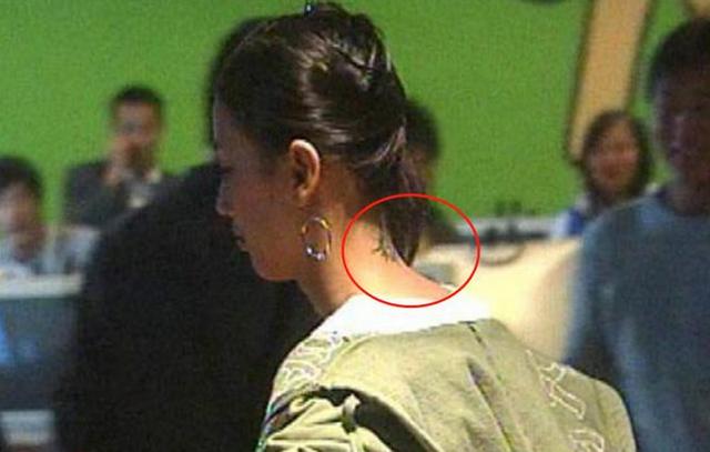 柳岩纹身在屁股上,林志玲纹身在胸上,白百何的纹身位置最尴尬!