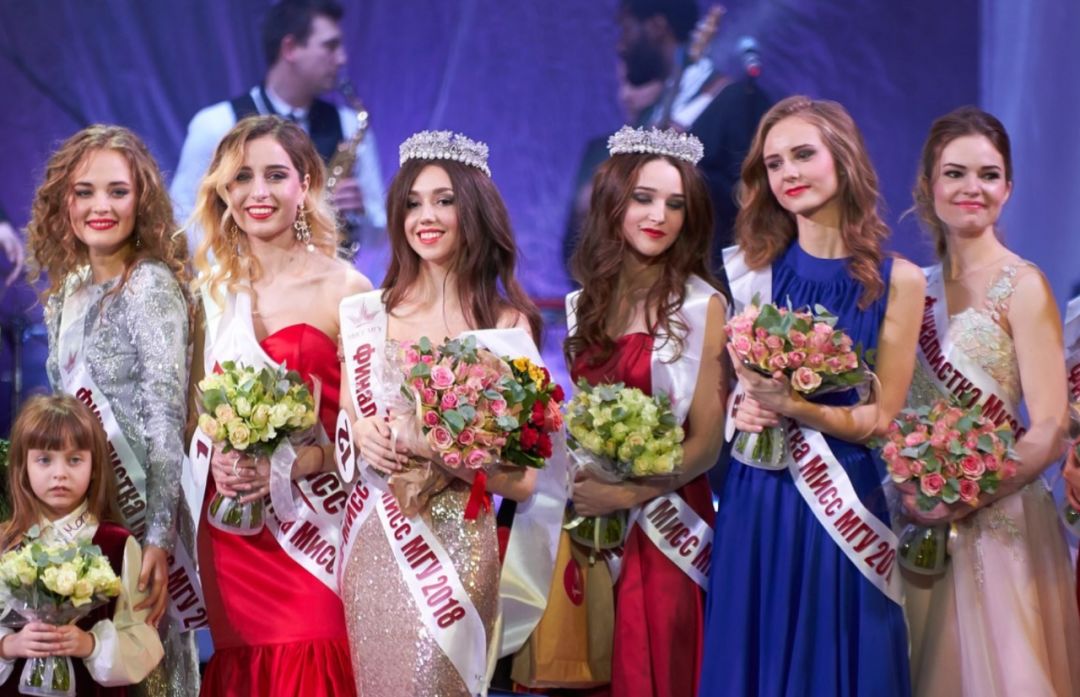 绝美混血颜少女竟因太美遭群攻！然而她从脸到胸到腿都是整出来的…