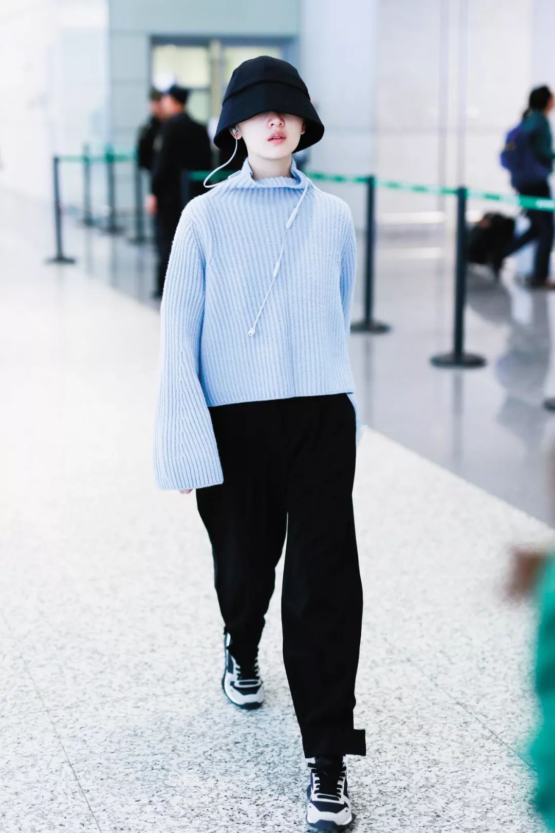 时髦不臃肿，被蔡徐坤、杨超越、吴谨言的毛衣疯狂种草