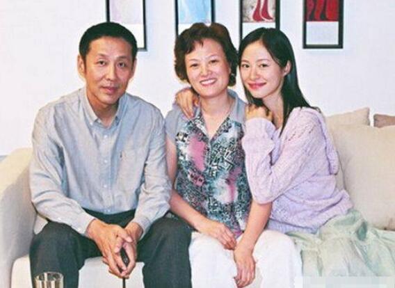 63岁陈道明升级当外公，没想到他女儿这么美