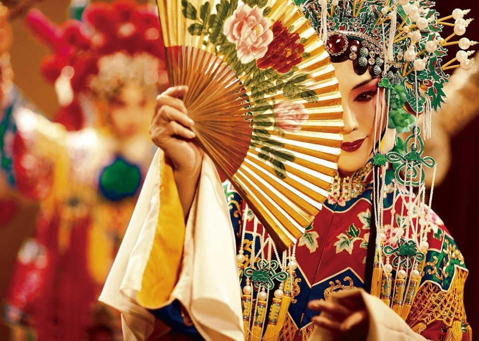 李玉刚《月儿弯弯》岁末发布 寒冬掀起暖心热潮