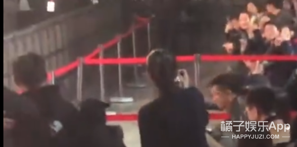 尚雯婕愤然离场 尹正疑似评论杨幂离婚微博“真好”