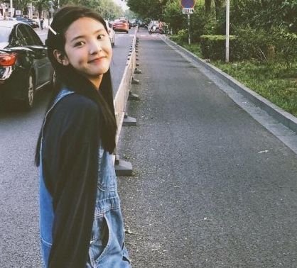 热巴最新直播自爆从小到大最自卑的颜值bug！竟然不是鼻子…