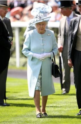 她的脸才是真·上辈子拯救了银河系！可我最羡慕的却是这个部位···