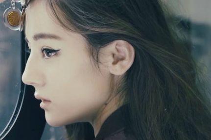 热巴最新直播自爆从小到大最自卑的颜值bug！竟然不是鼻子…