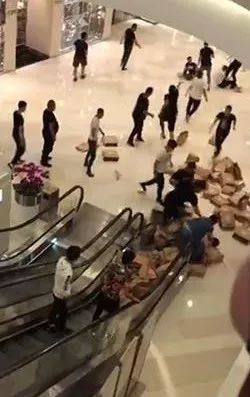 二手鞋贩的江湖 | 潮酷之地