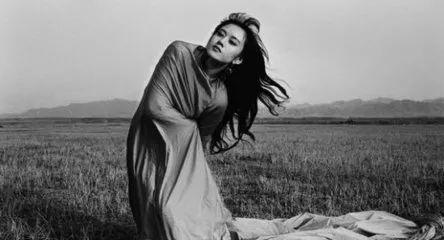 女星为了减肥有多拼?60岁的杨丽萍,只吃个苹果都算暴饮暴食!