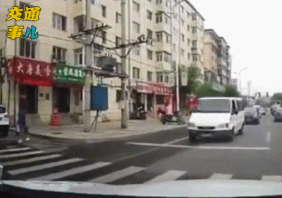 一组动图警示你：开车最怕“鬼探头” 心惊胆颤“没法防”