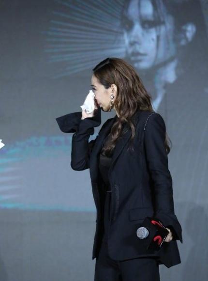 蔡依林新片发布会泪洒当场，原因竟是遭受多年网络暴力！