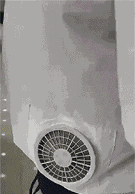 搞笑gif:大哥,走吧走吧,回家嫂子会揍你的