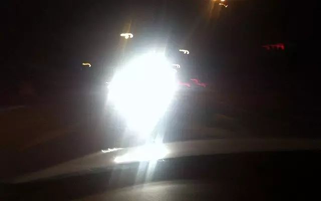 戴上它虐杀所有远光狗,晚上开车看得更清楚 | 最生活