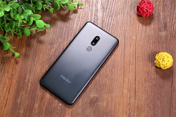 黄章今日0点发微博送新年祝福 网友评论：密码找到了？