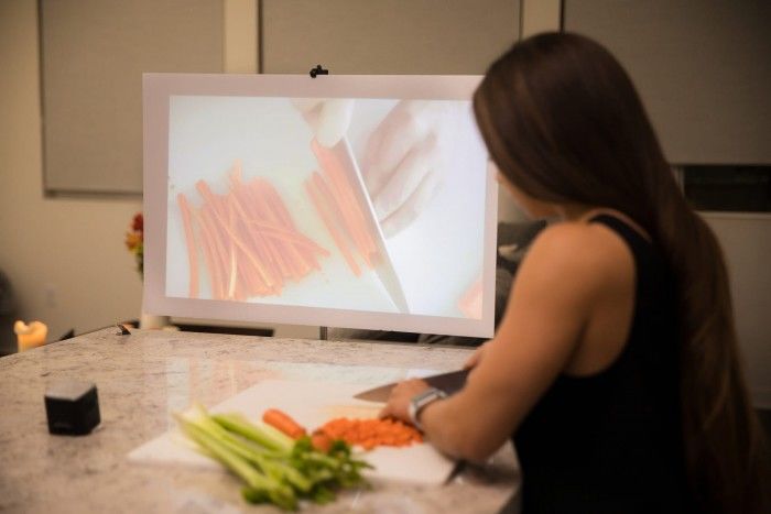 可以轻松携带的便携高清投影仪Piqo正在众筹