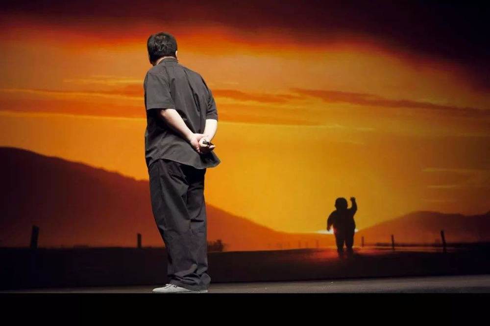 【虎嗅晚报】传今日头条意向收购锤子科技;权健被立案调查