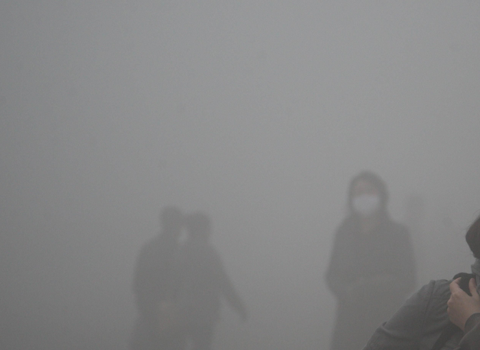 还沉浸在节日的快乐时，雾霾又悄然而至