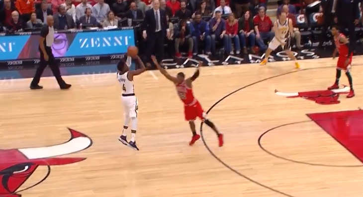 [视频]十佳球:奥拉迪波三分绝杀公牛,邓恩隔扣特