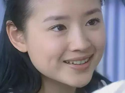 52岁车仁表近照曝光,发量感人身材还有肌肉,15岁养女比董洁还美