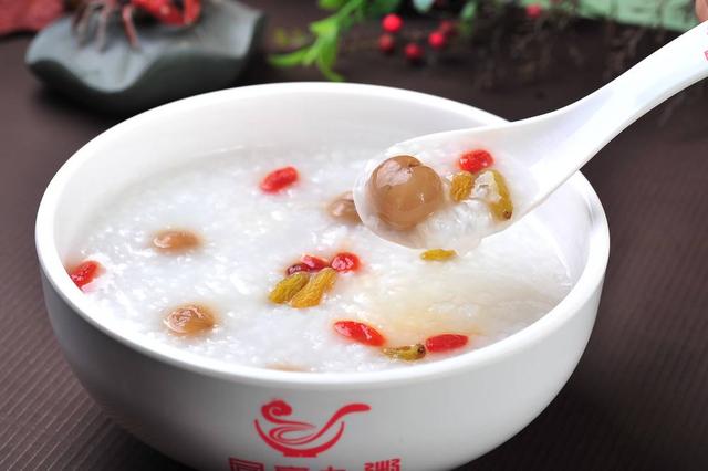 早餐店熬粥黏稠是因为加了增稠剂?有毒且致癌!喝了等于喝胶水?